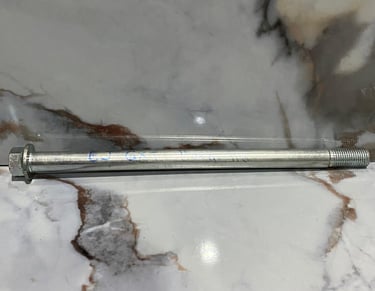 EJE HORQUILLA GXT200