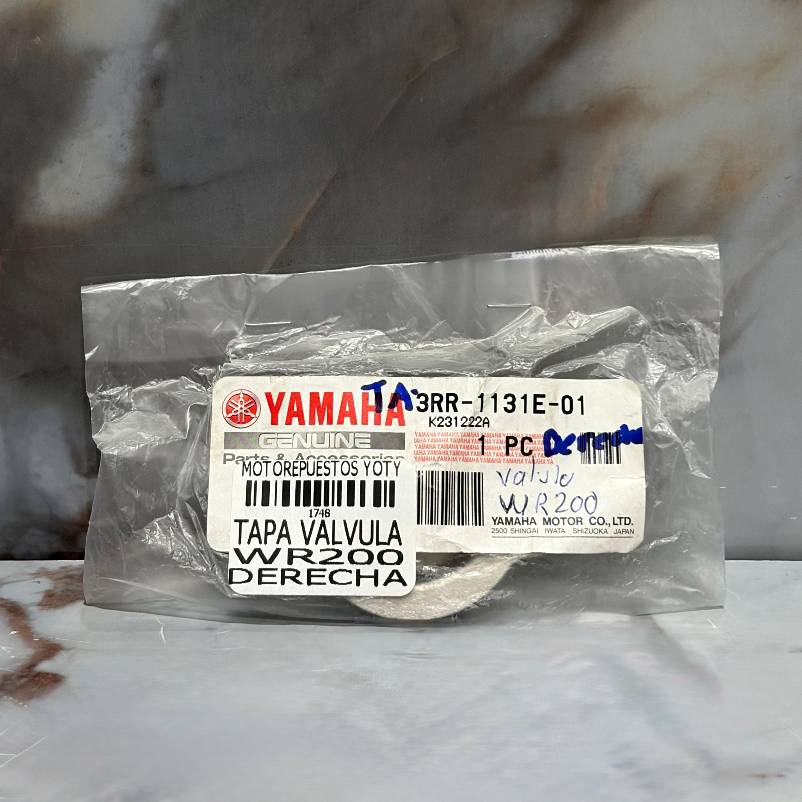 TAPA VALVULA WR200 DERECHA ORIGINAL