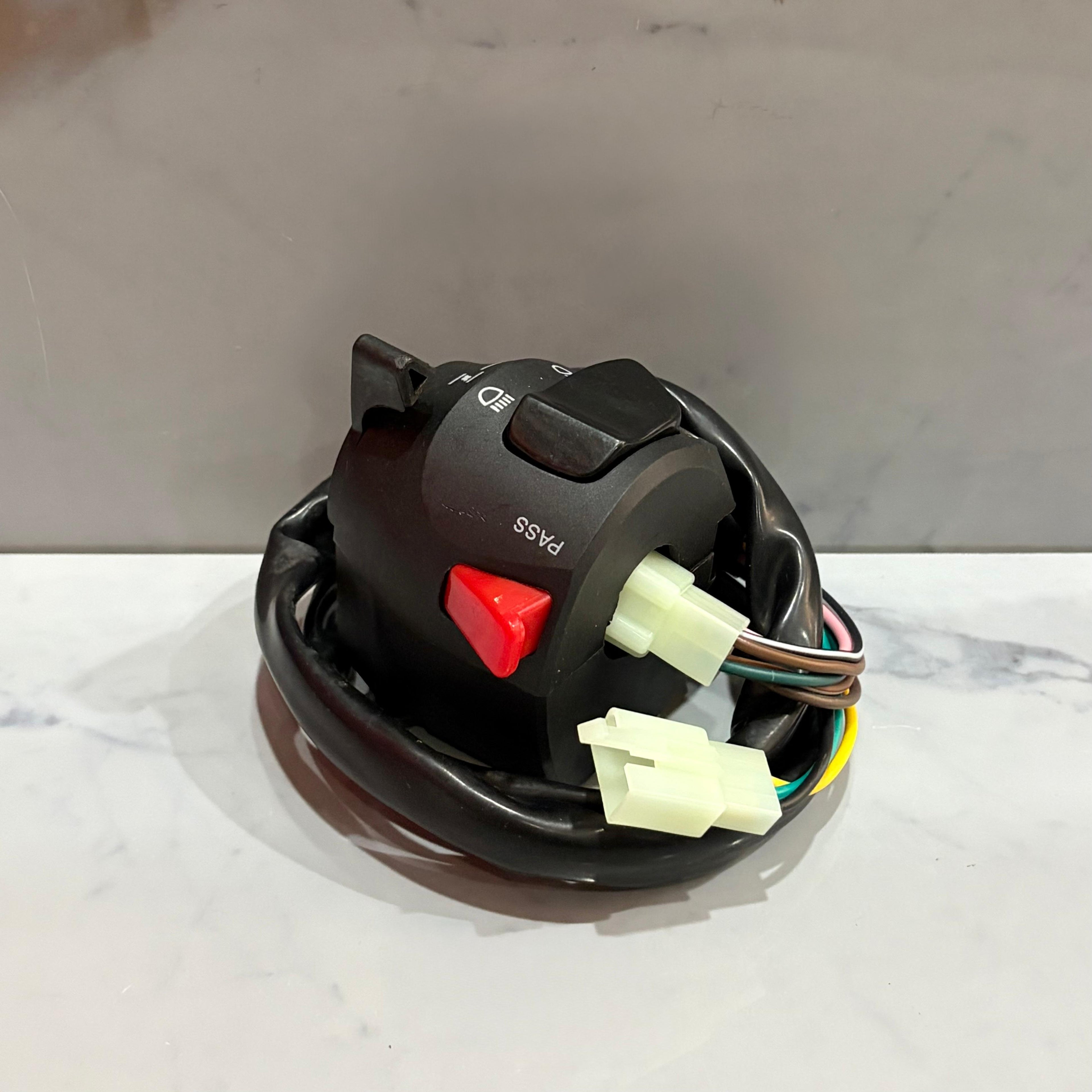 SWITCH LUCES DERECHO FZ16