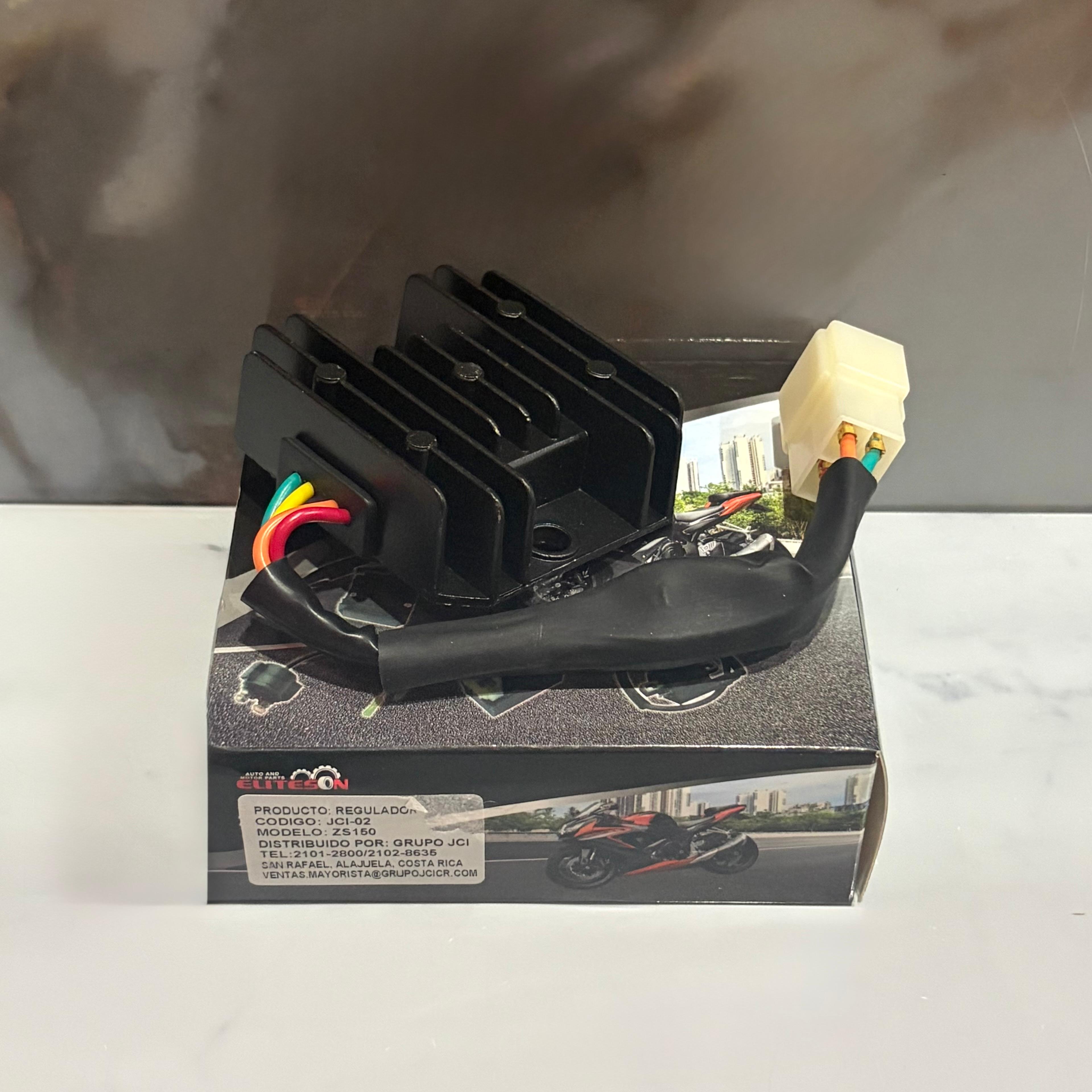 REGULADOR 4L ZS+CONDENSADOR JCI