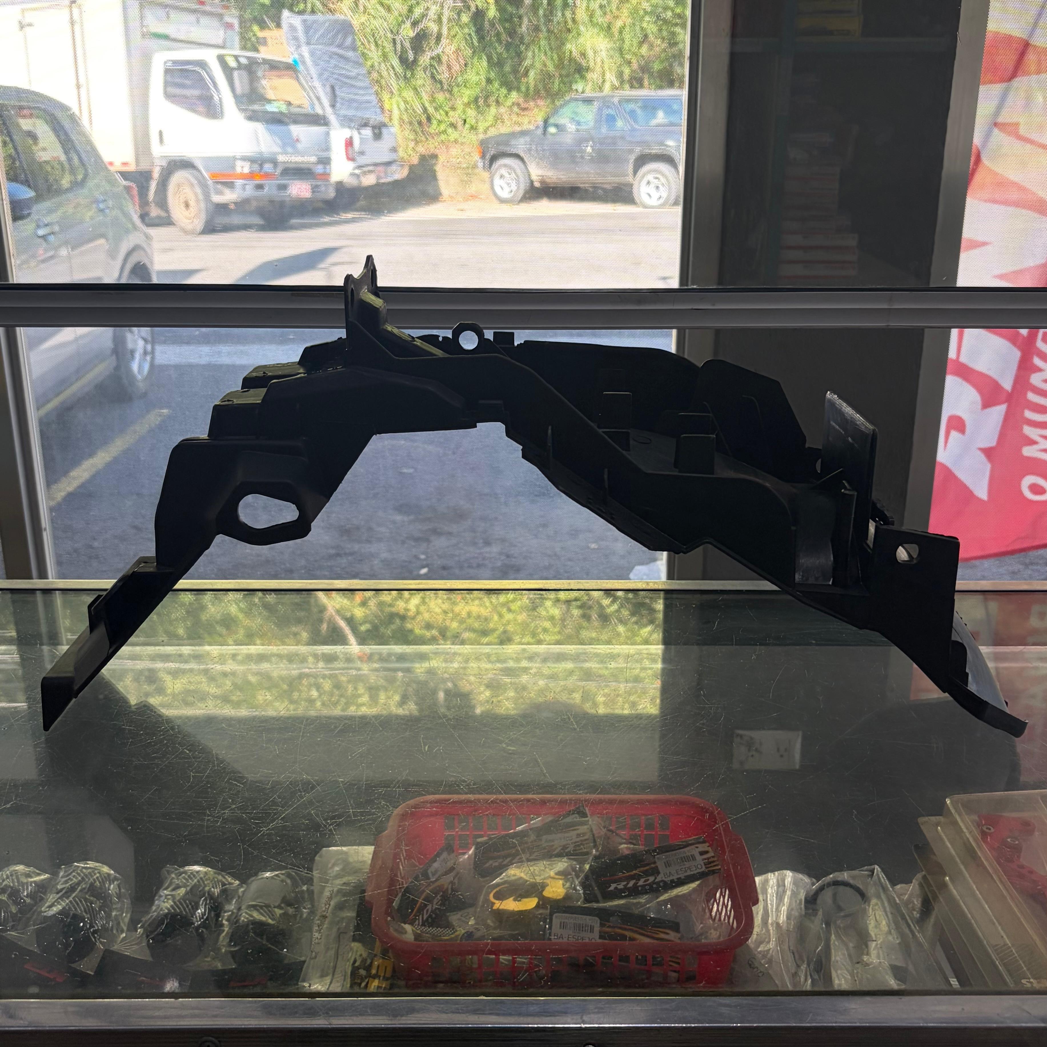 PORTA PLACA FZ16