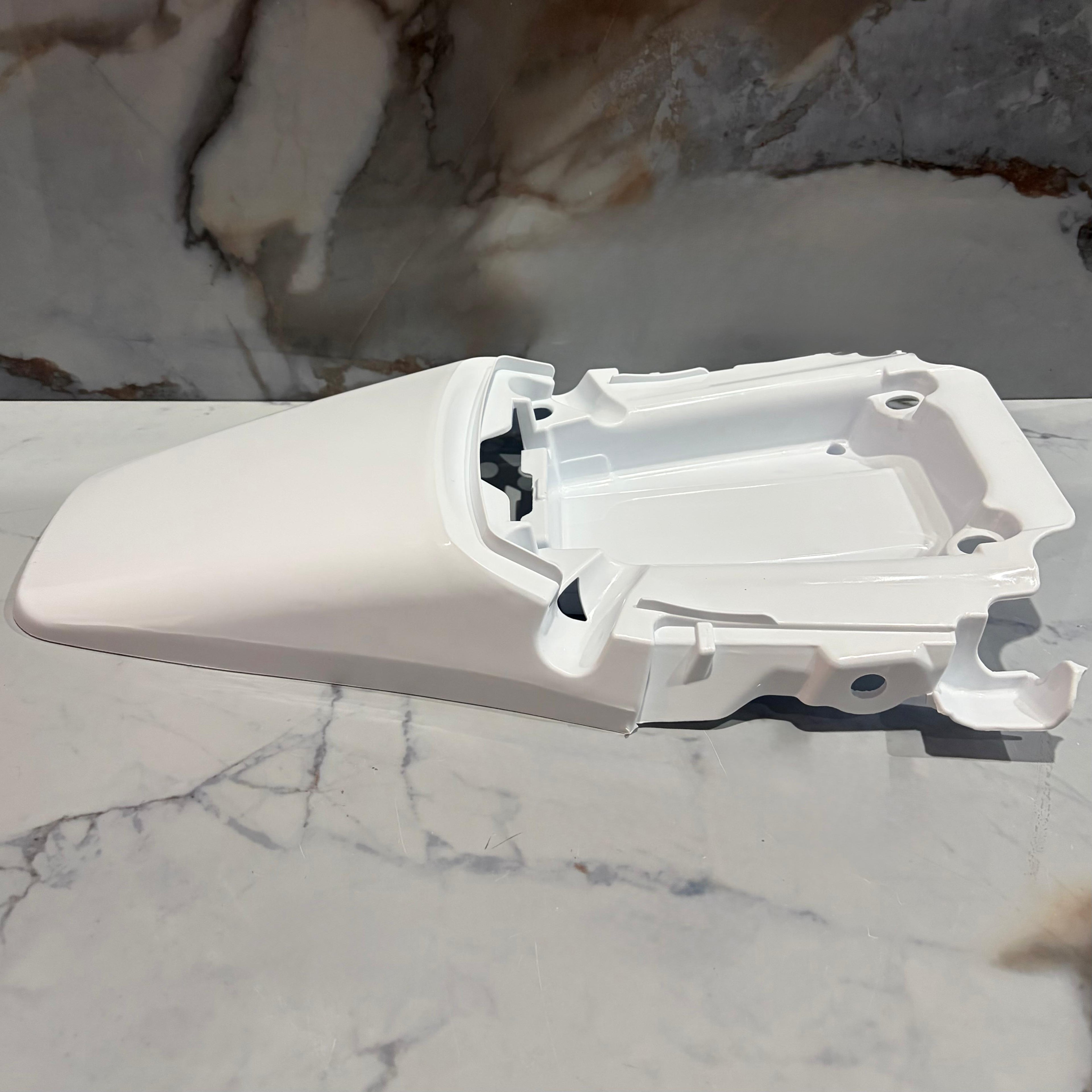 GUARDABARRO TRASERO XR150L BLANCO