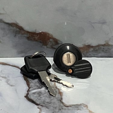 LLAVIN TAPA LATERAL DTK