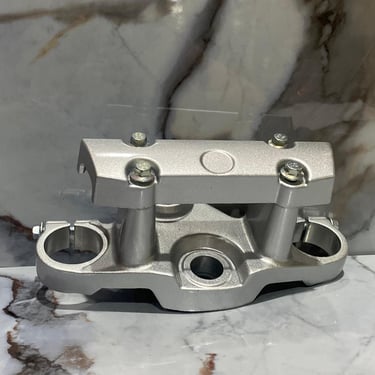 ESTERCIO SUPERIOR FZ16+OPTIMUS